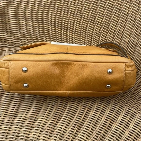 B Makowsky yellow Purse Womens Leather Glove Soft SATC Silver Hardware Bohemian - Picture 6 of 13